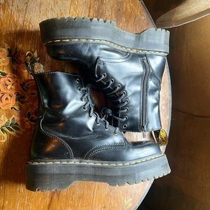 Dr. Marten’s -Jadon Boot size 9 W